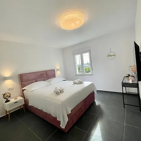 Elite - Free Parking Maison d'hôtes 4*