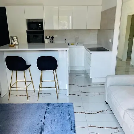 Elite - Free Parking 4* Split